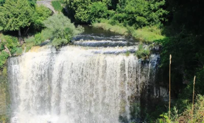 Discovering the Majestic Waterfalls Near Hamilton